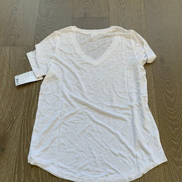 Athleta Breezy Scoop Tee - Picture 2 of 8